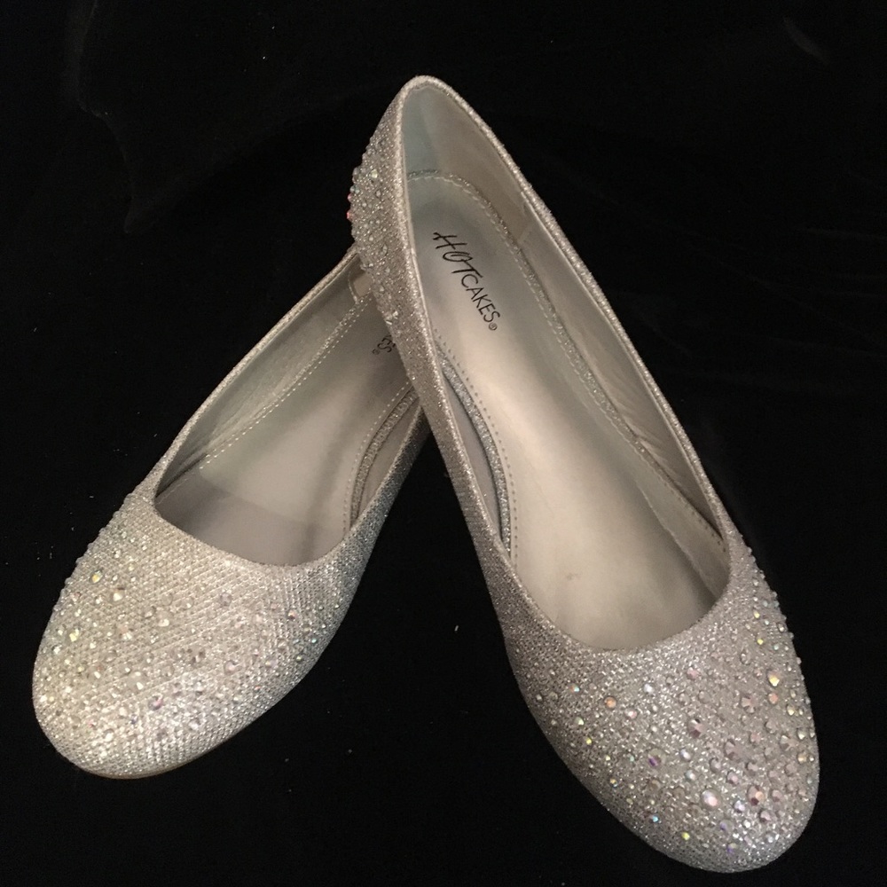 COPY - Silver Hotcakes flats NIB 8 1/2 W